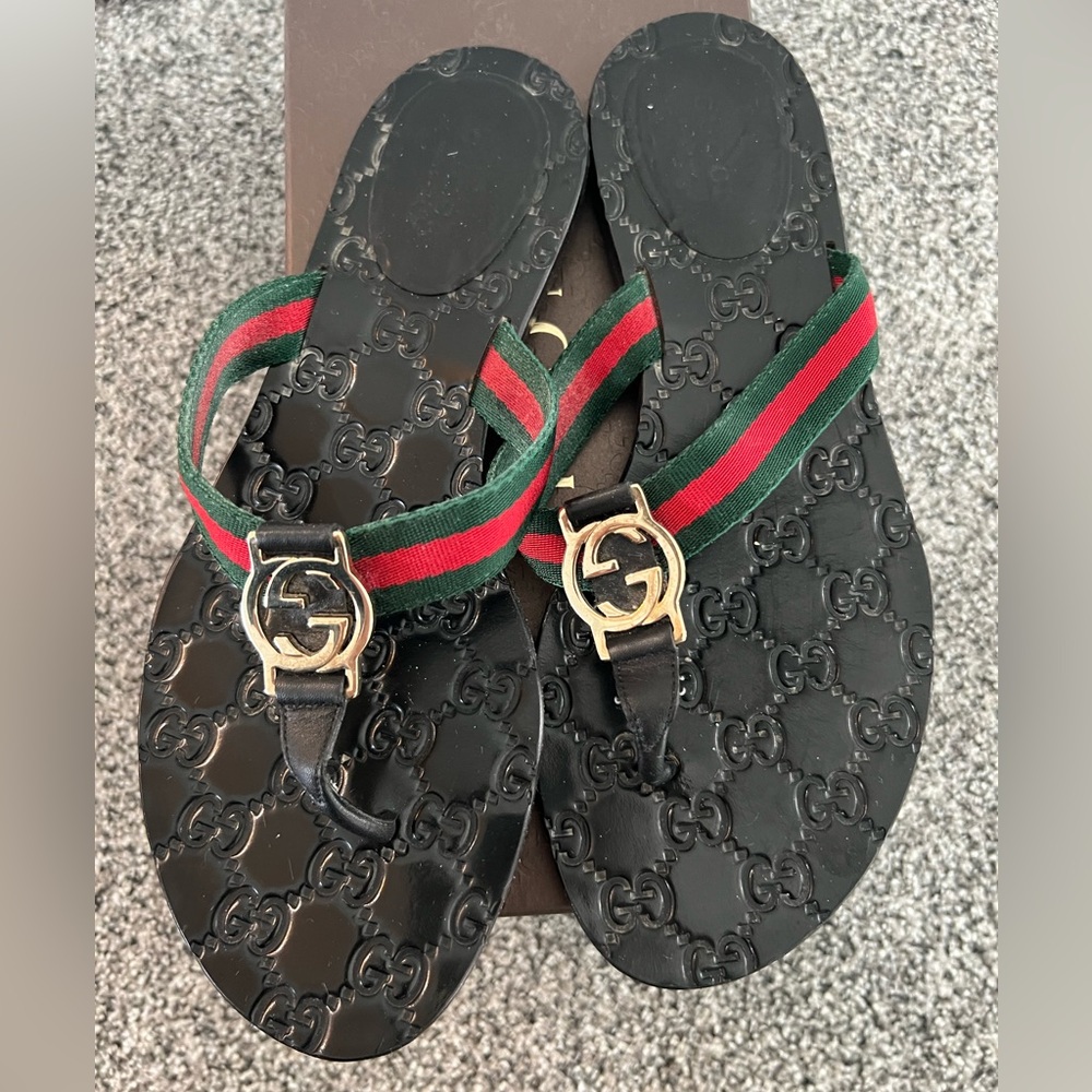 Gucci Black Lifford Sandals with Red and Green Straps - Picture 9 of 11